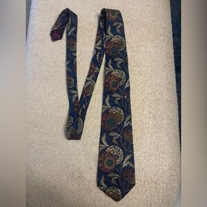 Elegant Paisley Silk Tie
